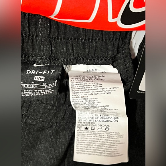 Nike Boys 2 Piece Set Dri Fit 7 - Picture 7 of 9